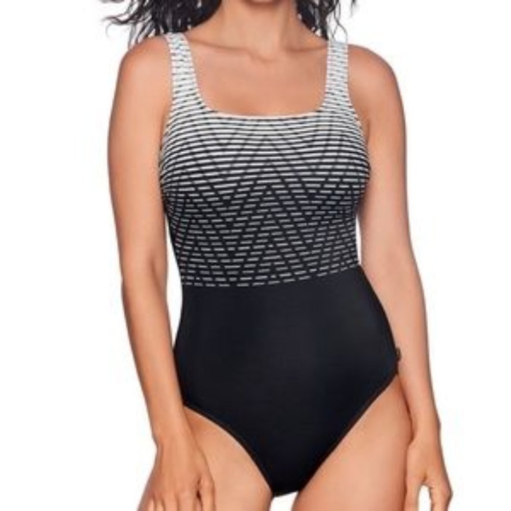 Reebok Endless Endurance Scoop Neck Tummy Control One Piece Swimsuit